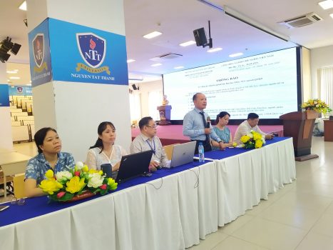 Quý Thầy Cô tham gia trả lời các câu hỏi của sinh viên