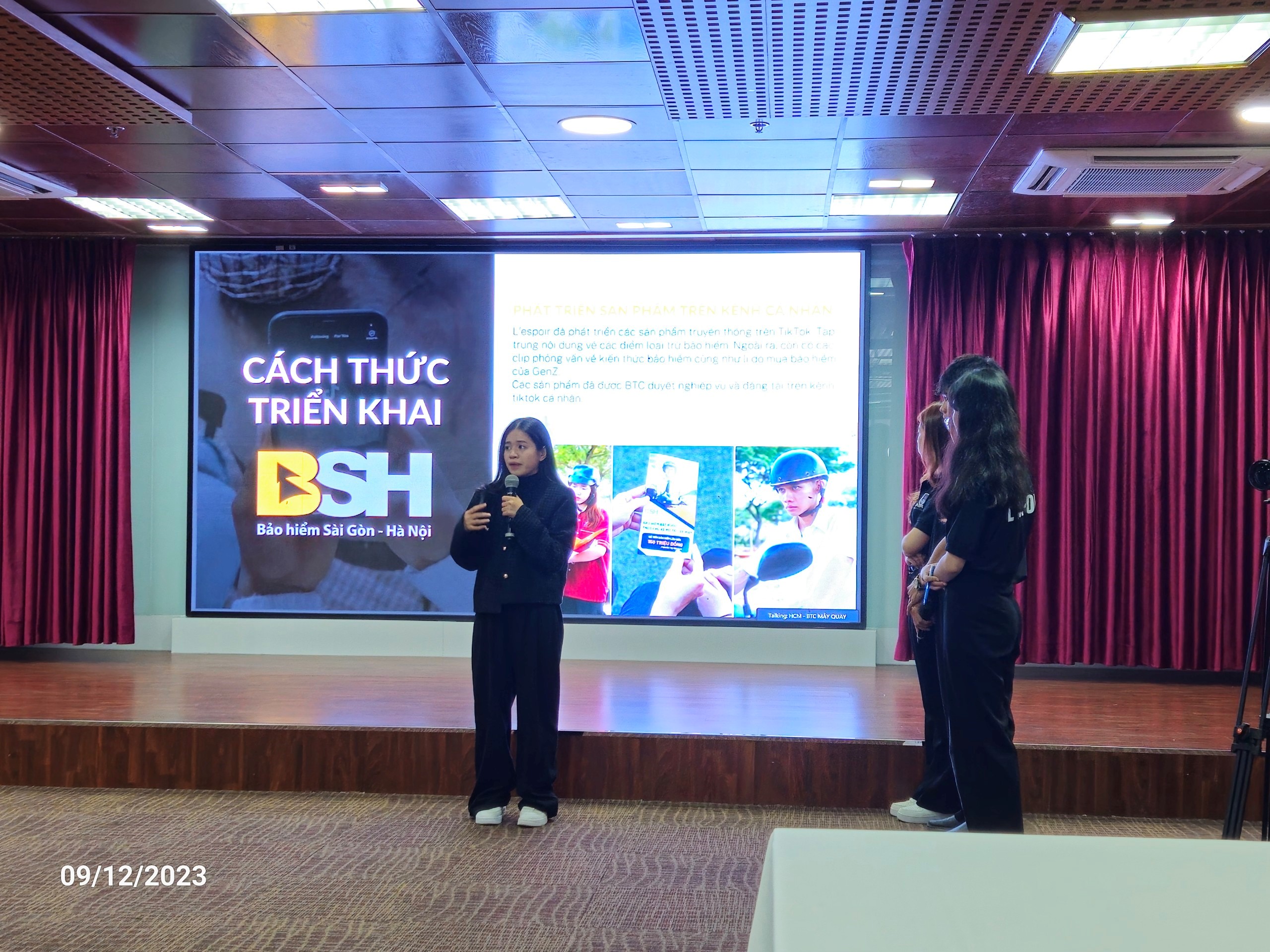 đội thi ngành Thương mại điện tử lọt vào vòng bán kết cuộc thi Sinh viên Kinh doanh số 2023