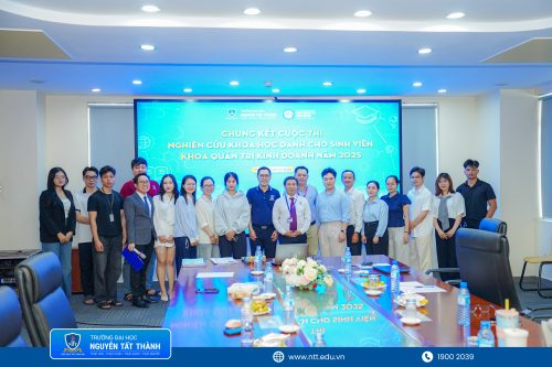 CHUNG KẾT CUỘC THI NGHIÊN CỨU KHOA HỌC DÀNH CHO SINH VIÊN KHOA QUẢN TRỊ KINH DOANH NĂM 2025